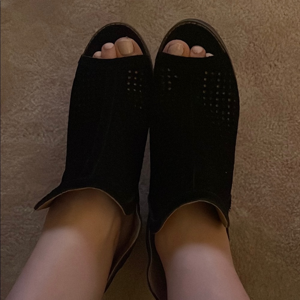 Lucky Brand Black Mules Classic Minimalist Design